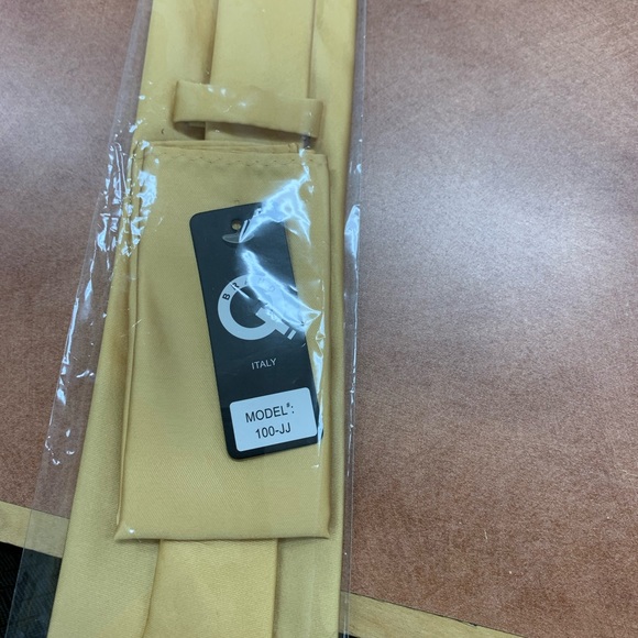 Brand new tie - Picture 4 of 4